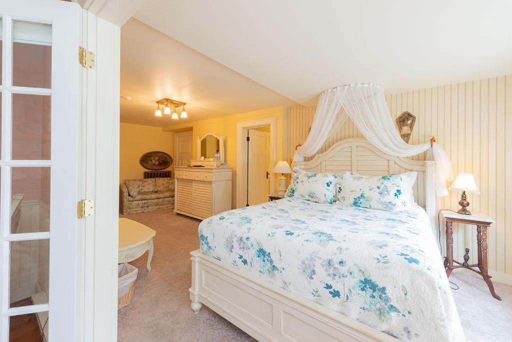 Beaconsfield Bed And Breakfast - Виктория Екстериор снимка