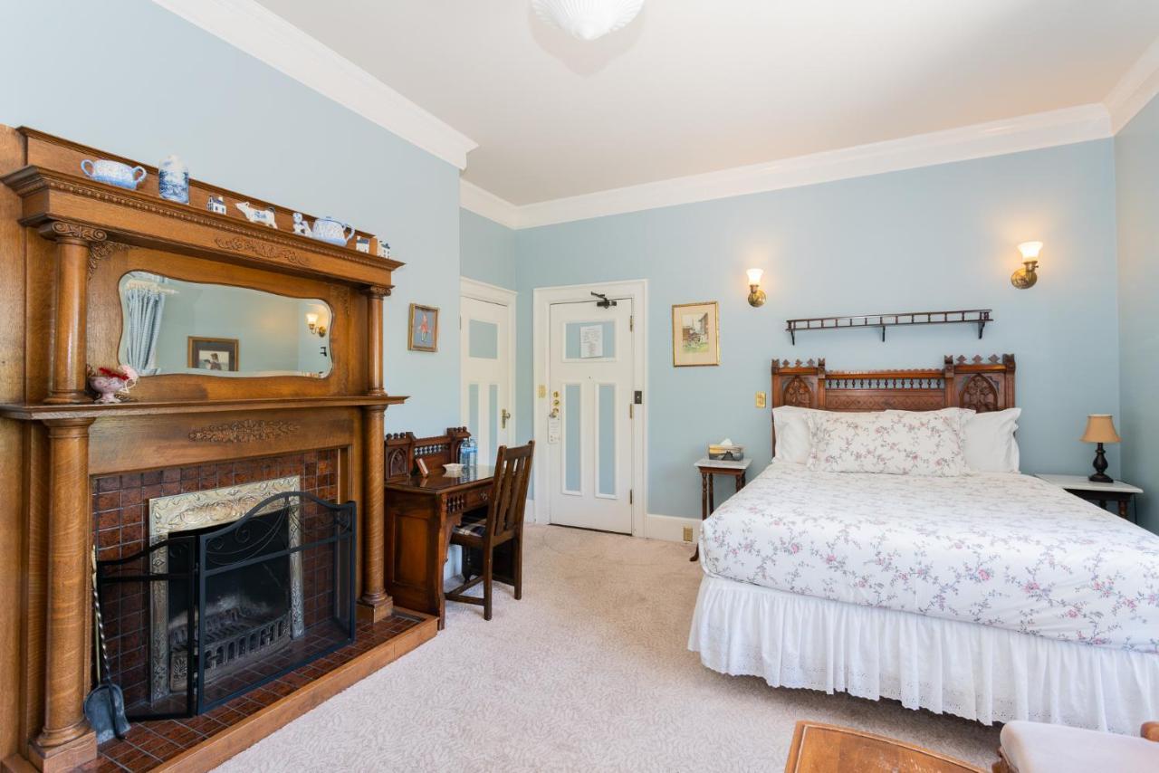 Beaconsfield Bed And Breakfast - Виктория Екстериор снимка