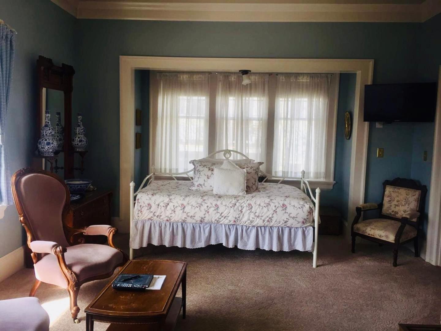 Beaconsfield Bed And Breakfast - Виктория Екстериор снимка