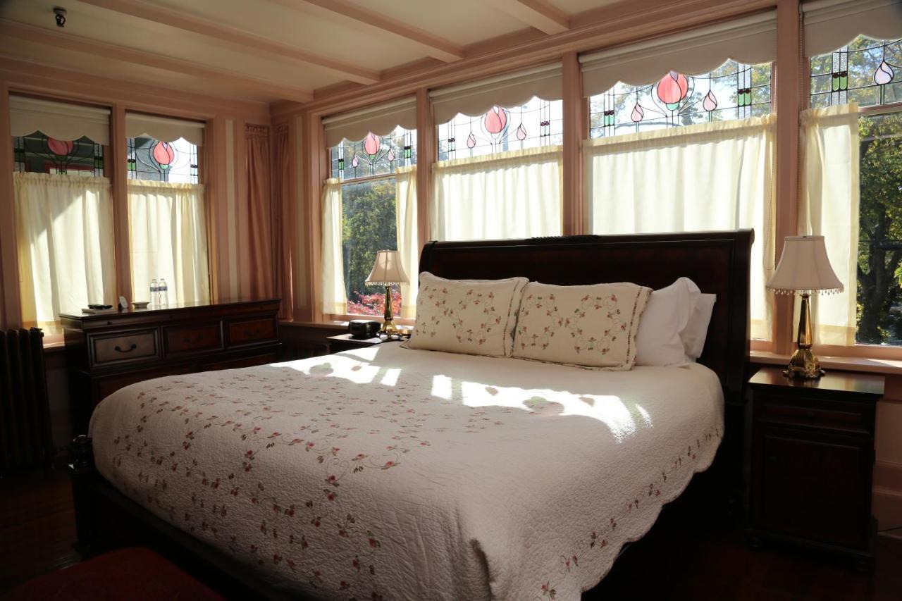 Beaconsfield Bed And Breakfast - Виктория Екстериор снимка