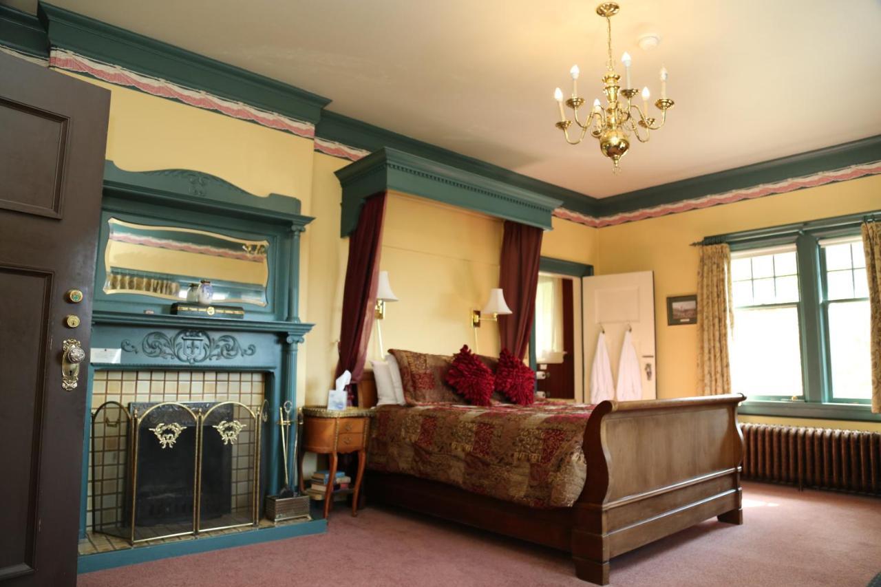 Beaconsfield Bed And Breakfast - Виктория Екстериор снимка