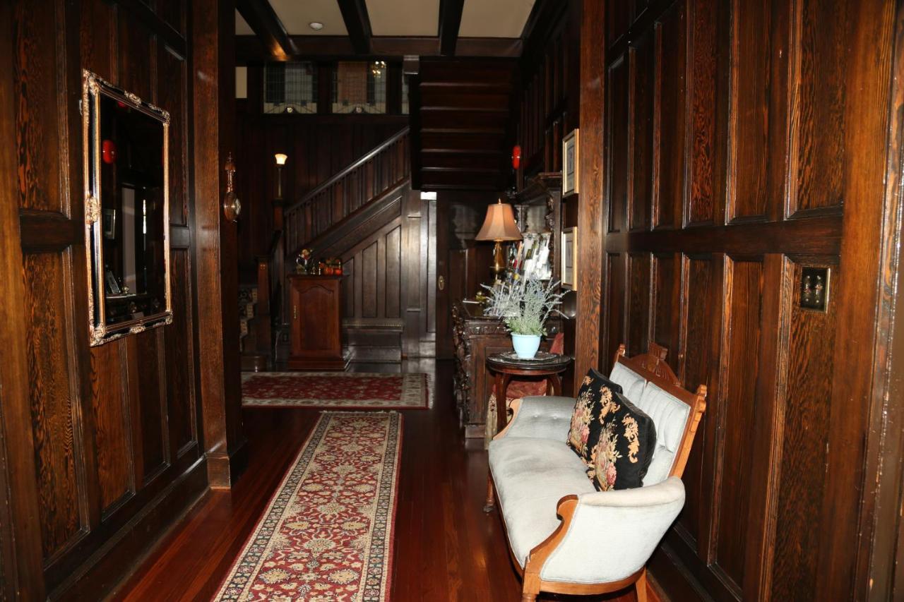 Beaconsfield Bed And Breakfast - Виктория Екстериор снимка