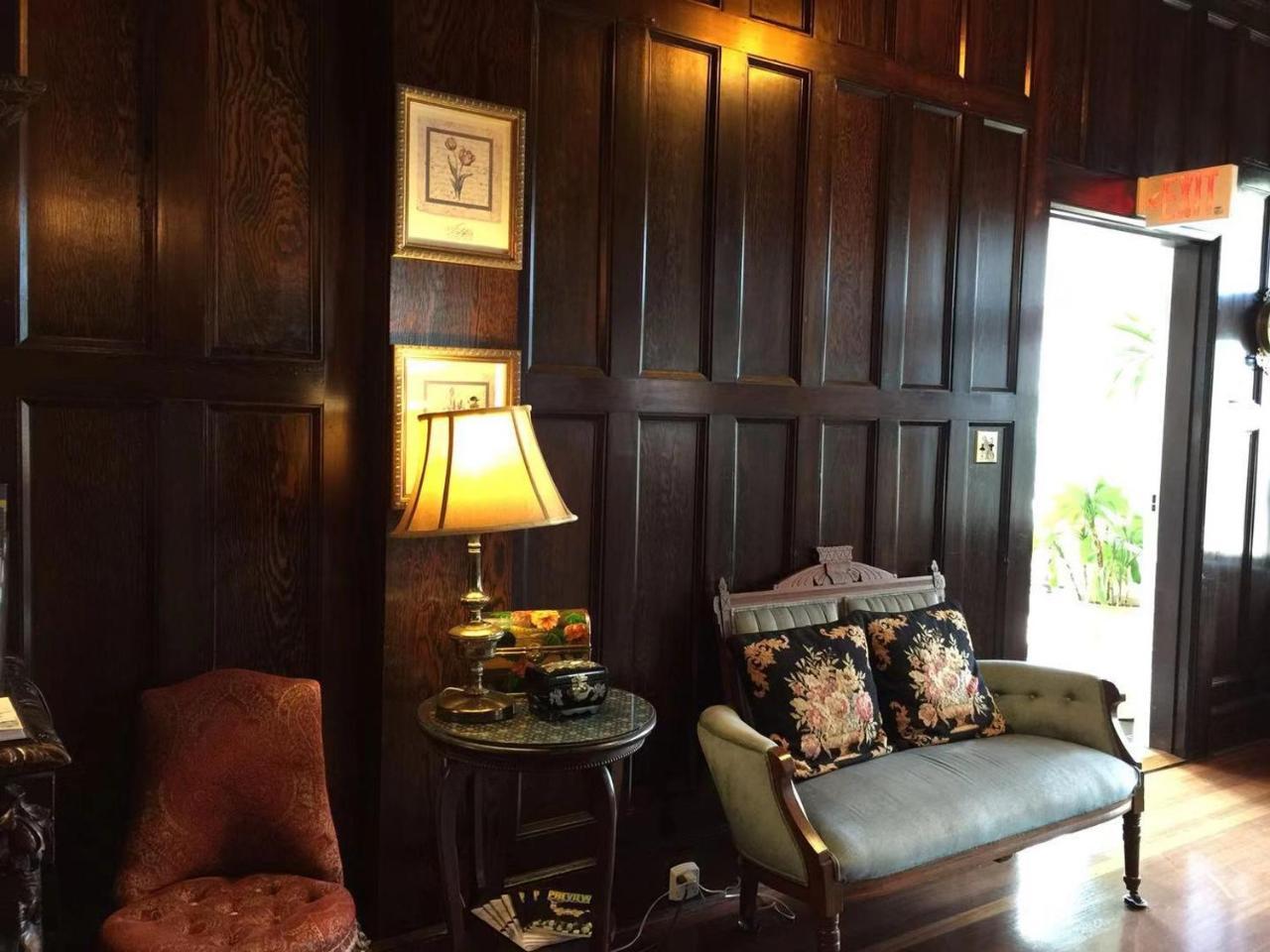 Beaconsfield Bed And Breakfast - Виктория Екстериор снимка