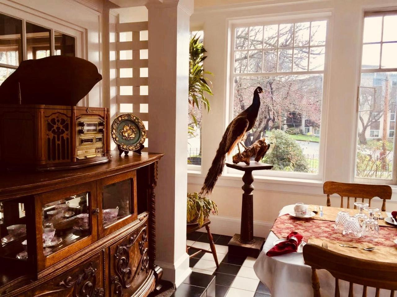 Beaconsfield Bed And Breakfast - Виктория Екстериор снимка