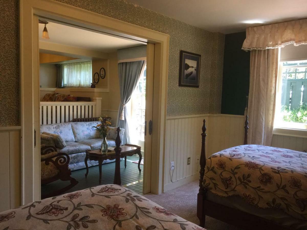 Beaconsfield Bed And Breakfast - Виктория Екстериор снимка